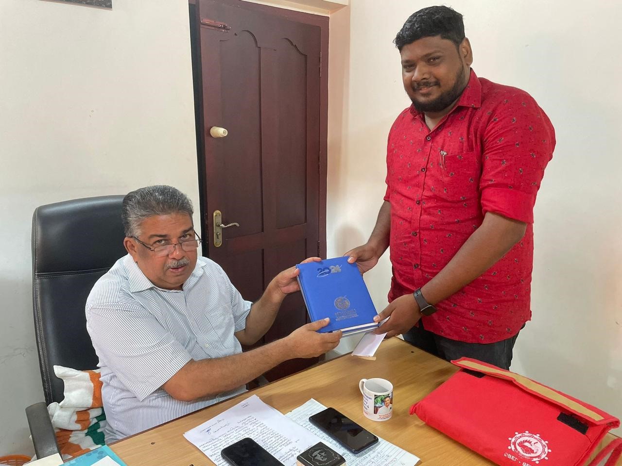 കേരള ഫിഷറീസ് കോൺട്രാക്ട് & ഡെയിലി വേജസ് എംപ്ലോയീസ് യൂണിയന്റെ 2024 വർഷത്തെ ഡയറി പ്രകാശനം